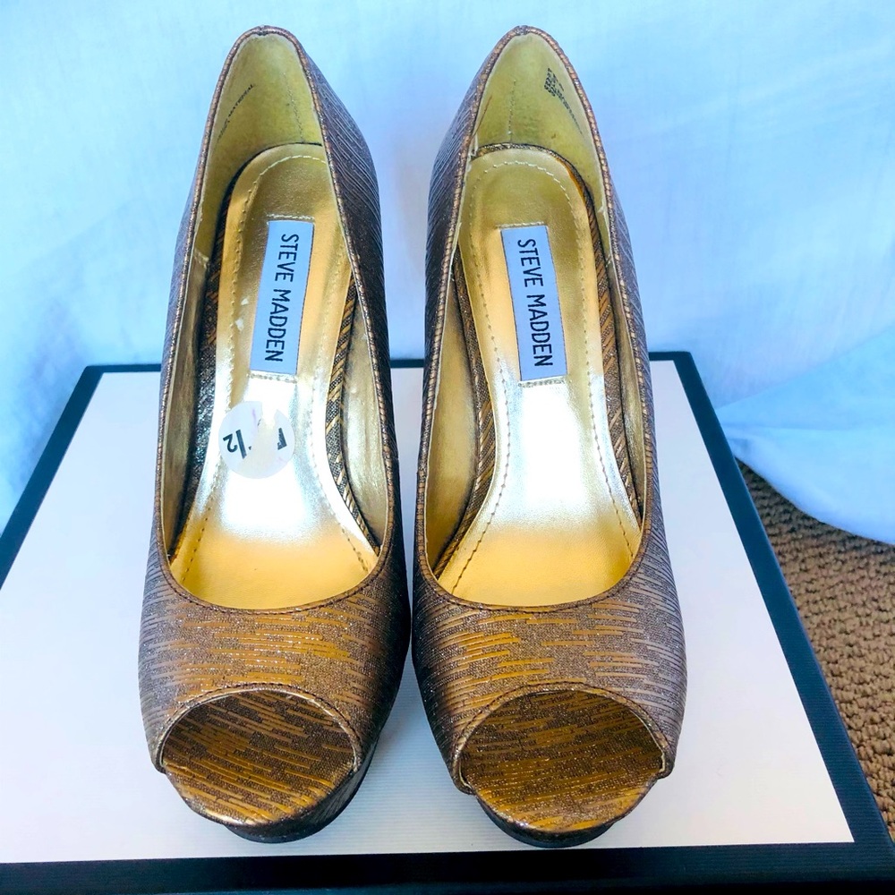 Steve Madden peptoe shoes wedges platforms heels